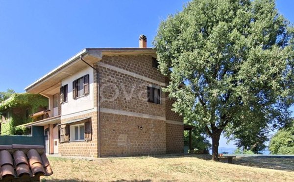 casa indipendente in vendita a Bagnoregio