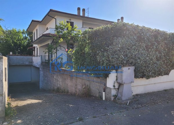 casa indipendente in vendita a Bagnoregio