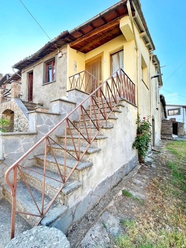 casa indipendente in vendita a Bagnoregio
