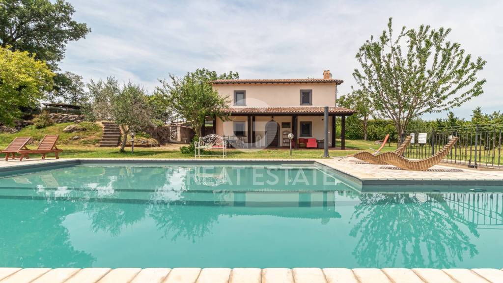 casa indipendente in vendita a Bagnoregio