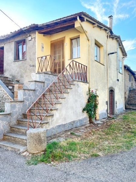 casa indipendente in vendita a Bagnoregio