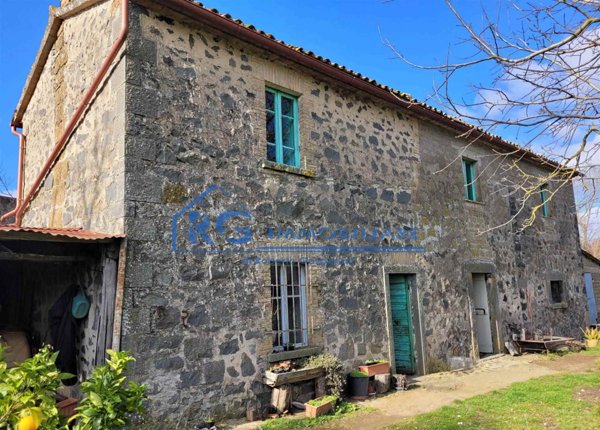 casa indipendente in vendita a Bagnoregio