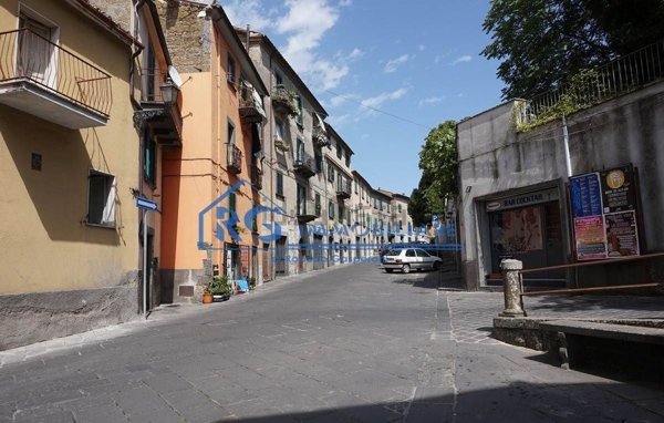 locale commerciale in vendita a Bagnoregio