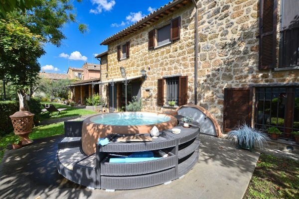 casa indipendente in vendita a Bagnoregio