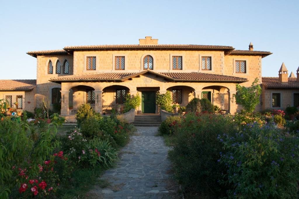 casa indipendente in vendita a Barbarano Romano