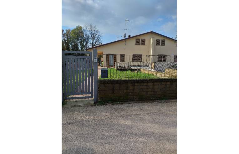casa indipendente in vendita a Barbarano Romano