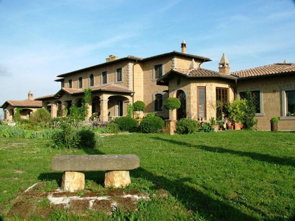 casa indipendente in vendita a Barbarano Romano