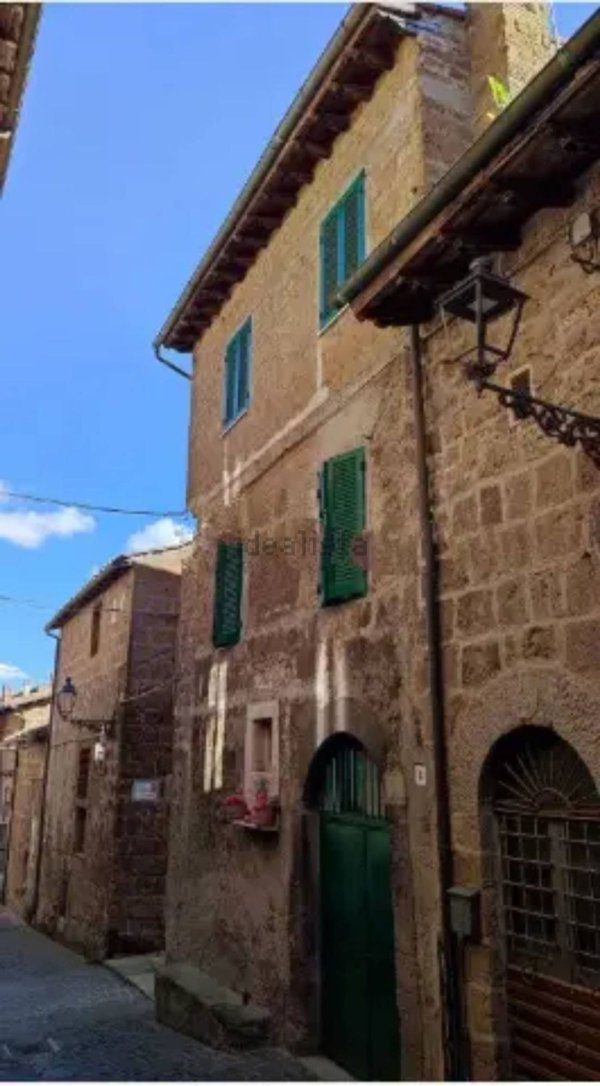casa indipendente in vendita a Barbarano Romano