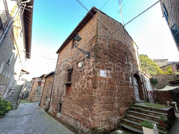casa indipendente in vendita a Barbarano Romano