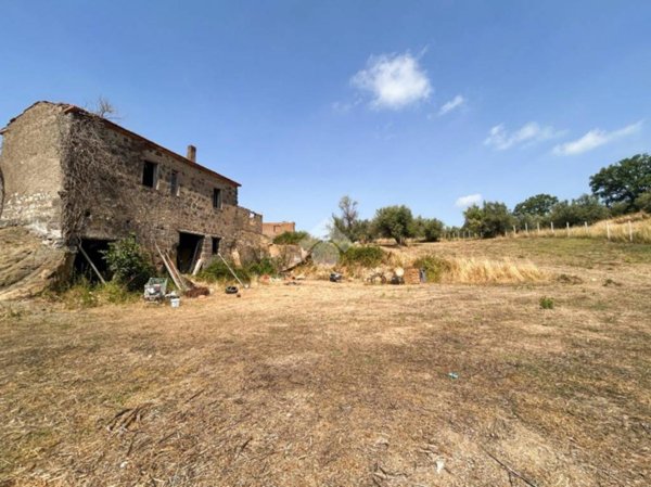 casa indipendente in vendita a Barbarano Romano
