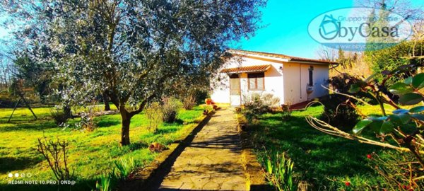 casa indipendente in vendita a Barbarano Romano