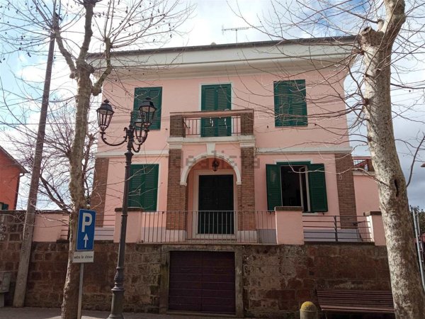 casa indipendente in vendita a Barbarano Romano