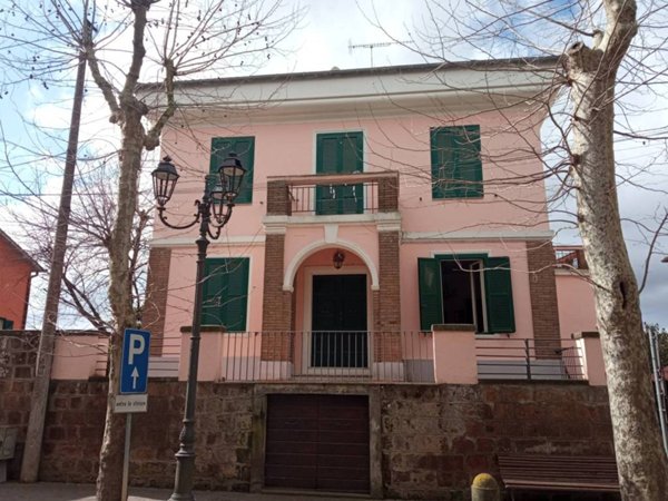 casa indipendente in vendita a Barbarano Romano