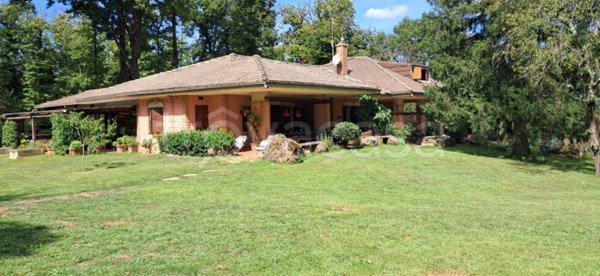 casa indipendente in vendita a Barbarano Romano