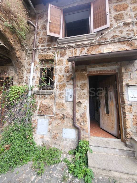casa indipendente in vendita a Barbarano Romano