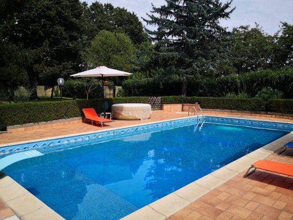 casa indipendente in vendita a Bassano Romano