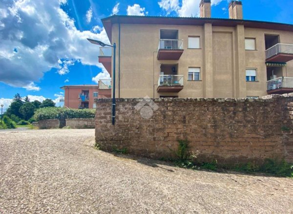 locale di sgombero in vendita a Bassano Romano