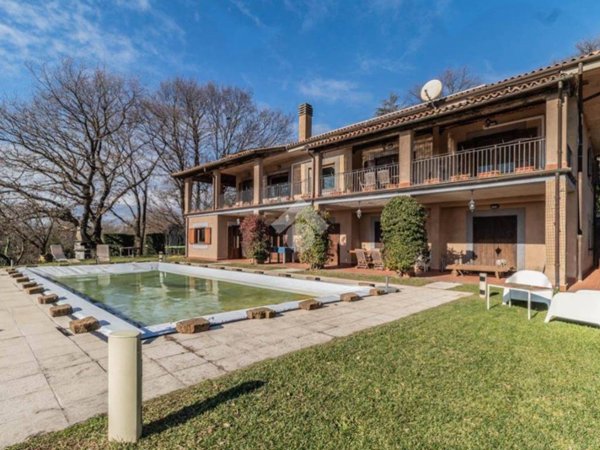 casa indipendente in vendita a Bassano Romano