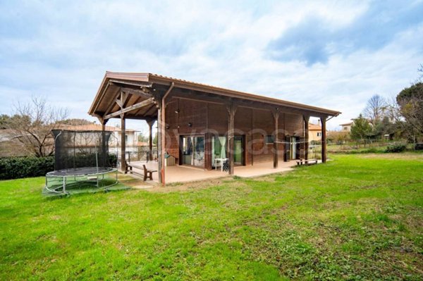 casa indipendente in vendita a Bassano Romano