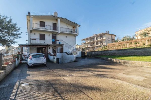 appartamento in vendita a Bassano Romano