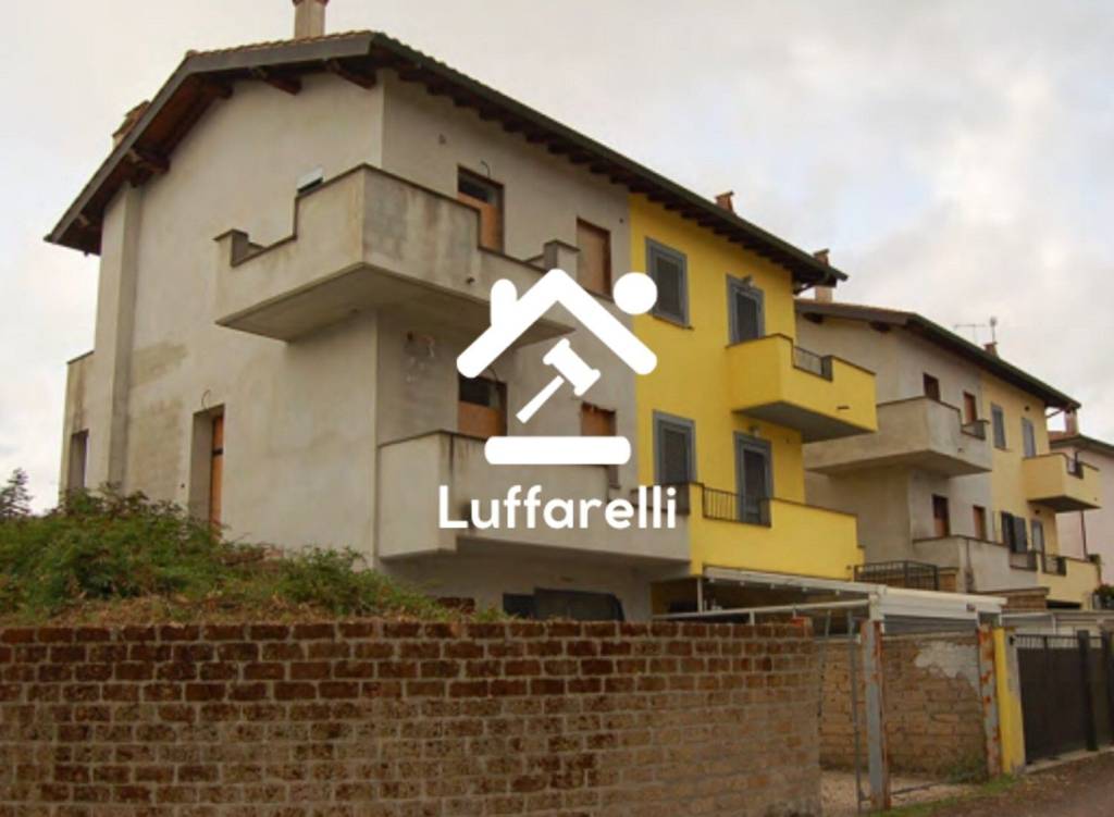 casa indipendente in vendita a Bassano Romano