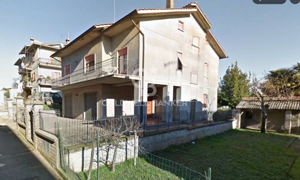 casa indipendente in vendita a Bassano Romano