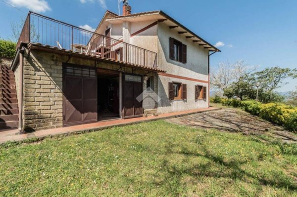 casa indipendente in vendita a Bassano Romano