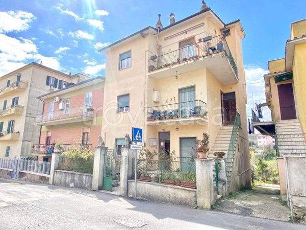 appartamento in vendita a Bassano Romano