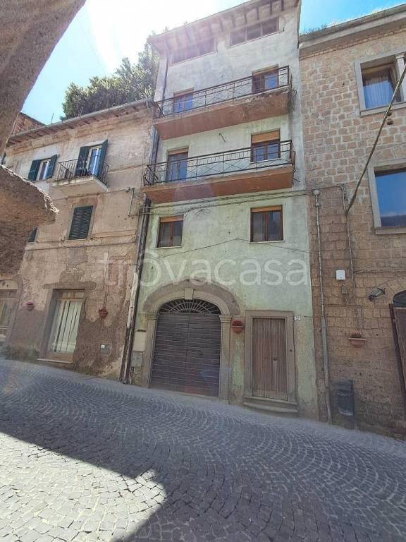 locale commerciale in vendita a Bassano Romano