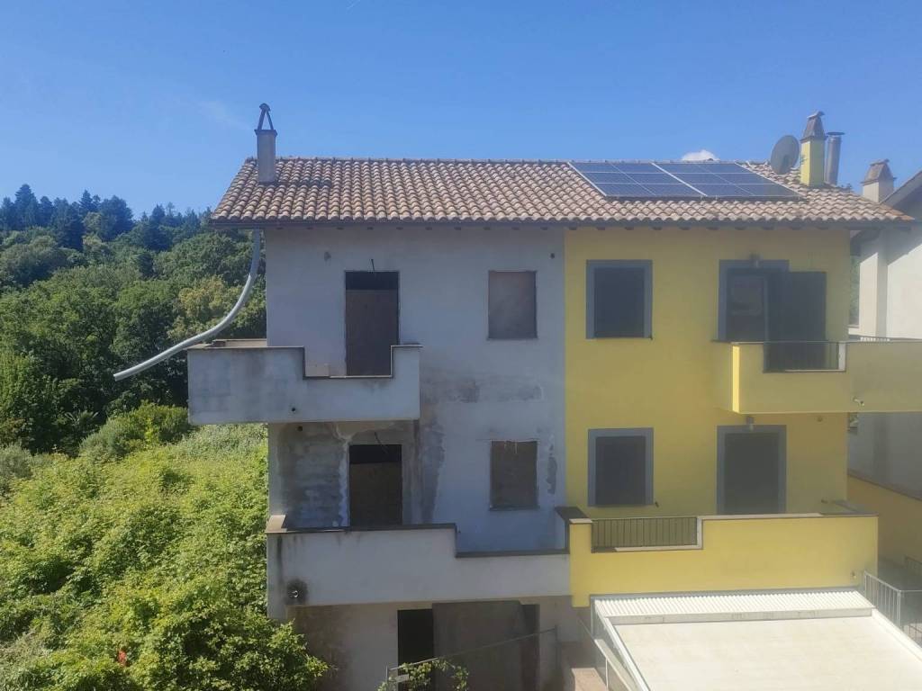 casa indipendente in vendita a Bassano Romano