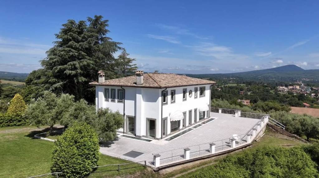 casa indipendente in vendita a Bassano Romano