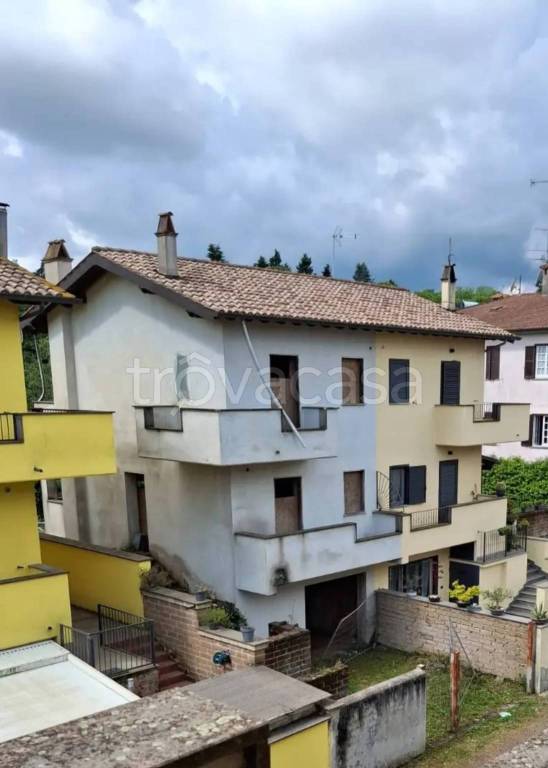 casa indipendente in vendita a Bassano Romano