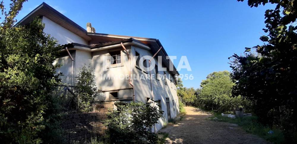 casa indipendente in vendita a Bassano Romano