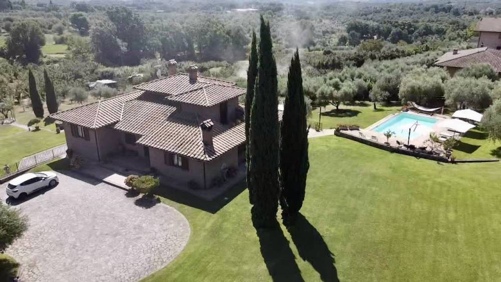 casa indipendente in vendita a Bassano Romano
