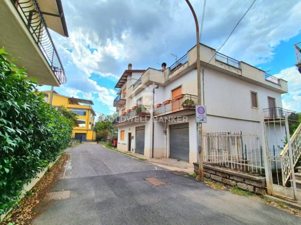 appartamento in vendita a Bassano Romano