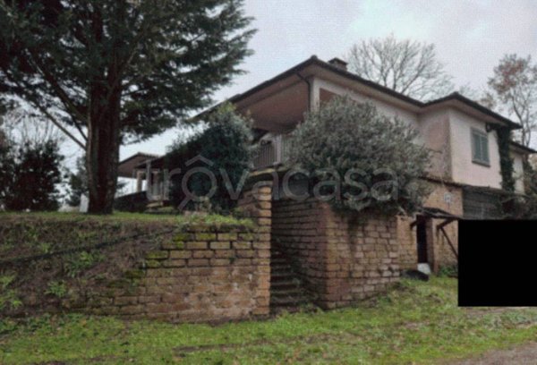 casa indipendente in vendita a Bassano Romano