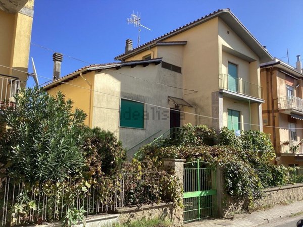 casa indipendente in vendita a Bassano Romano