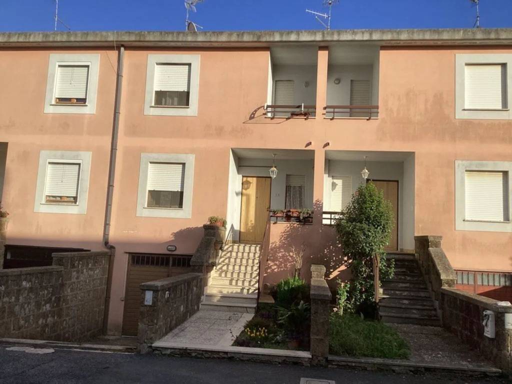 casa indipendente in vendita a Bassano Romano