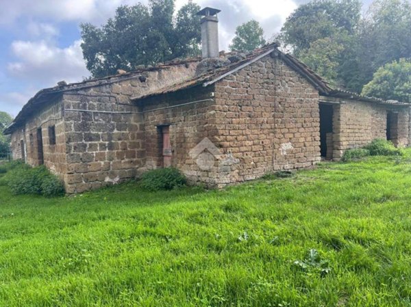 casa indipendente in vendita a Bassano Romano