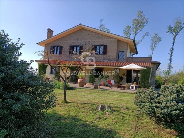 casa indipendente in vendita a Bassano Romano