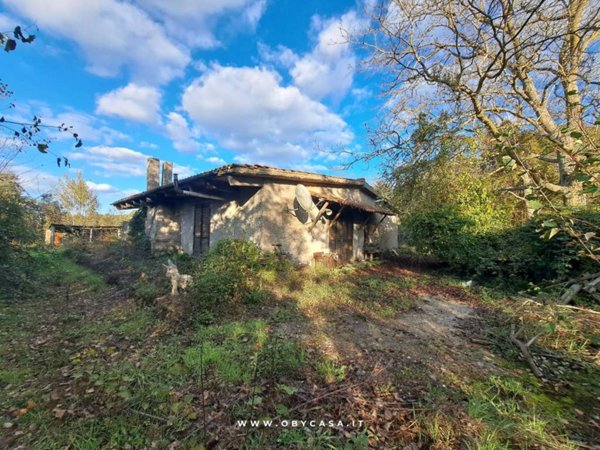 casa indipendente in vendita a Bassano Romano