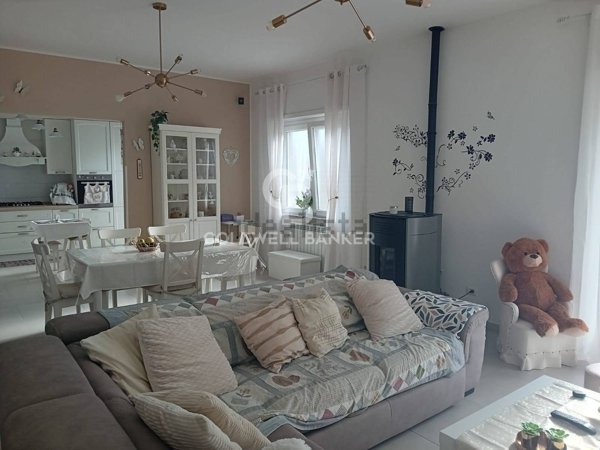 casa indipendente in vendita a Bassano Romano