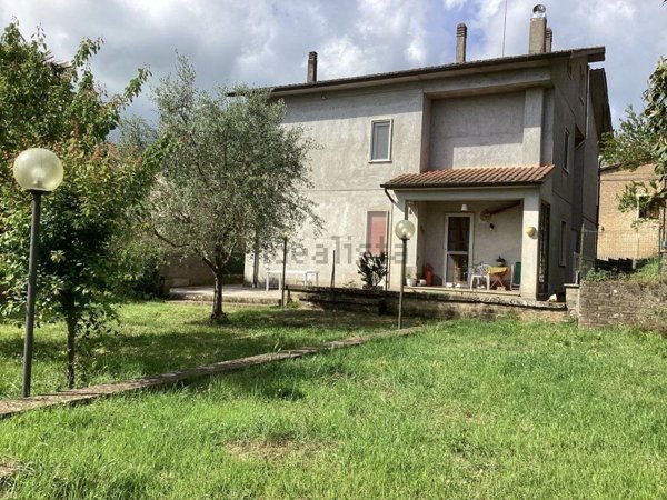 casa indipendente in vendita a Bassano Romano