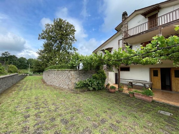 casa indipendente in vendita a Bassano Romano
