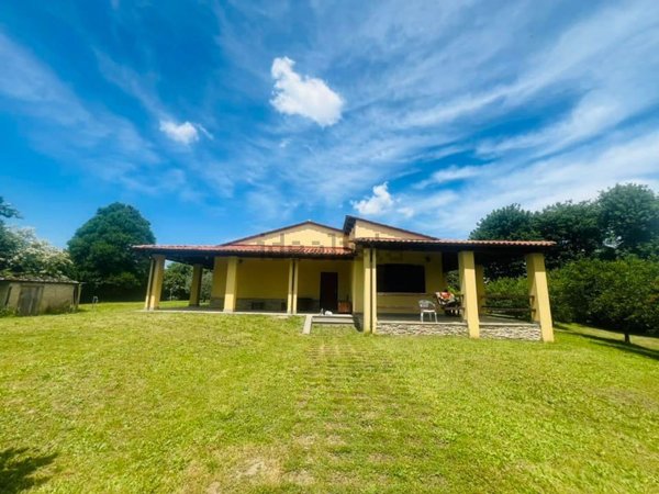 casa indipendente in vendita a Bassano Romano