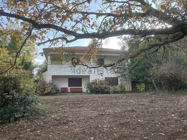 casa indipendente in vendita a Bassano Romano