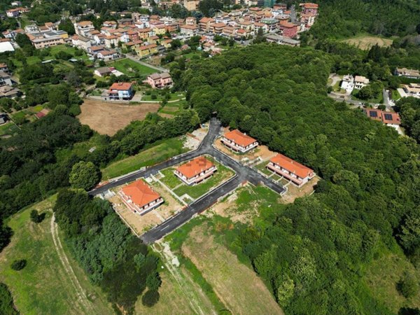 casa indipendente in vendita a Bassano Romano