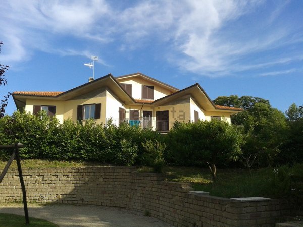 casa indipendente in vendita a Bassano Romano