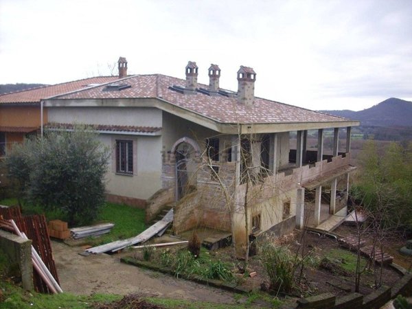 casa indipendente in vendita a Bassano Romano