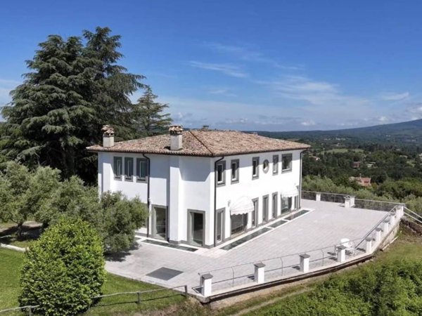 casa indipendente in vendita a Bassano Romano
